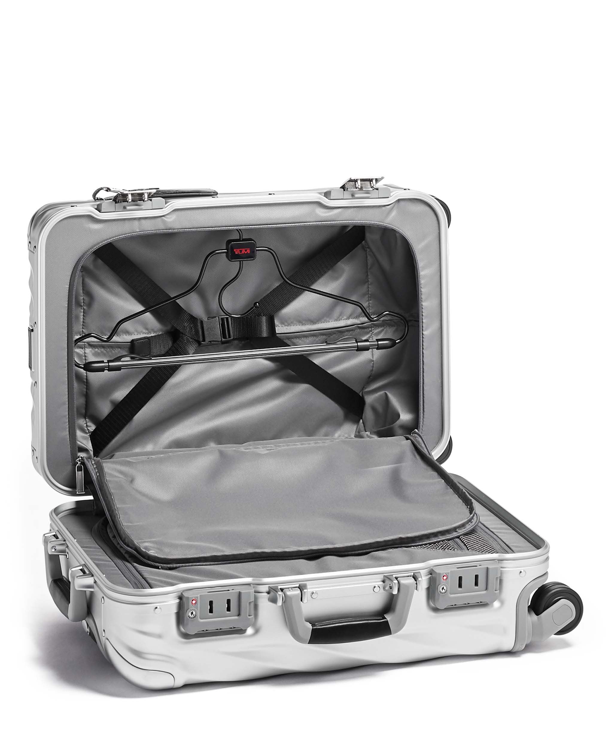 19 Degree Aluminium International Carry-On 56 cm Silver | TUMI Belgium