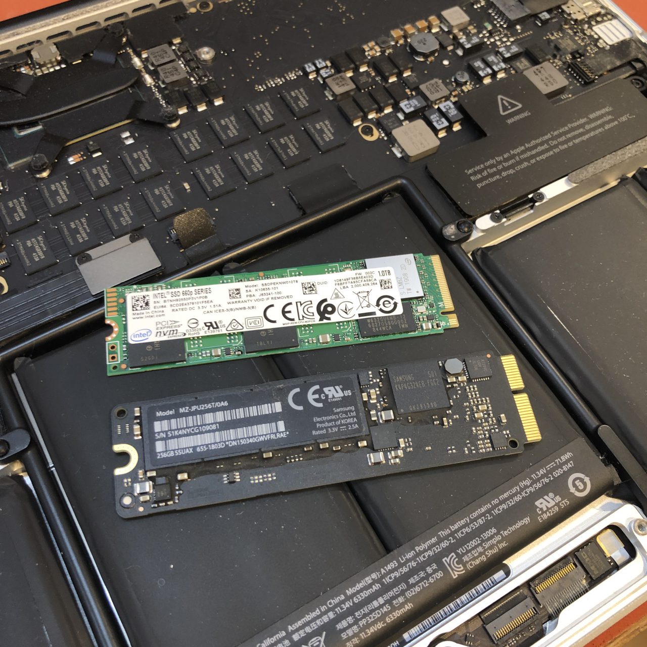 MacBook Pro Retina 13 Mid 2014 SSD 256 GB ＞ 1TBへ 増量
