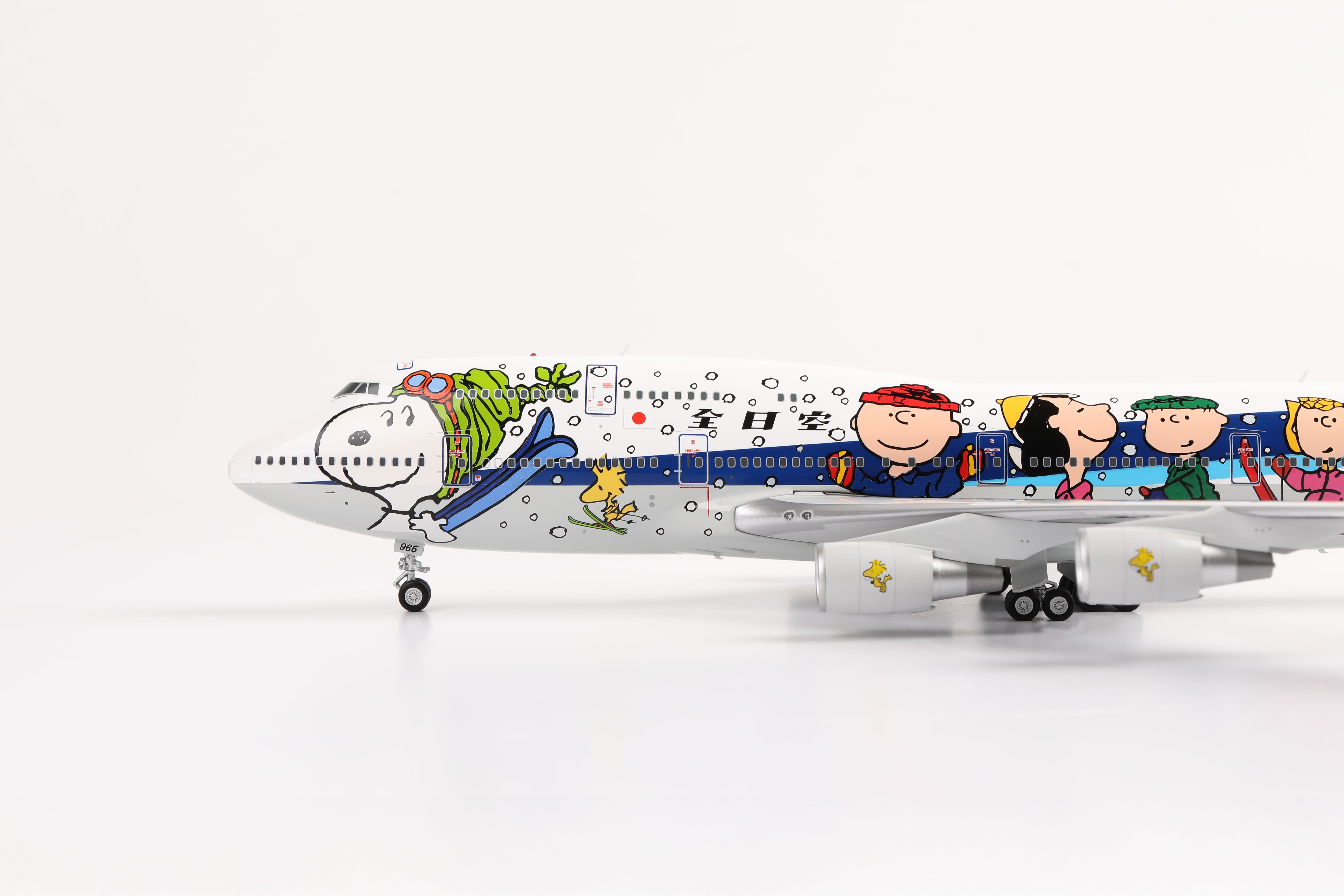 ANA 747-400 1/400 スヌーピー 号 1/200 KJ ANA B747-400D JA8965