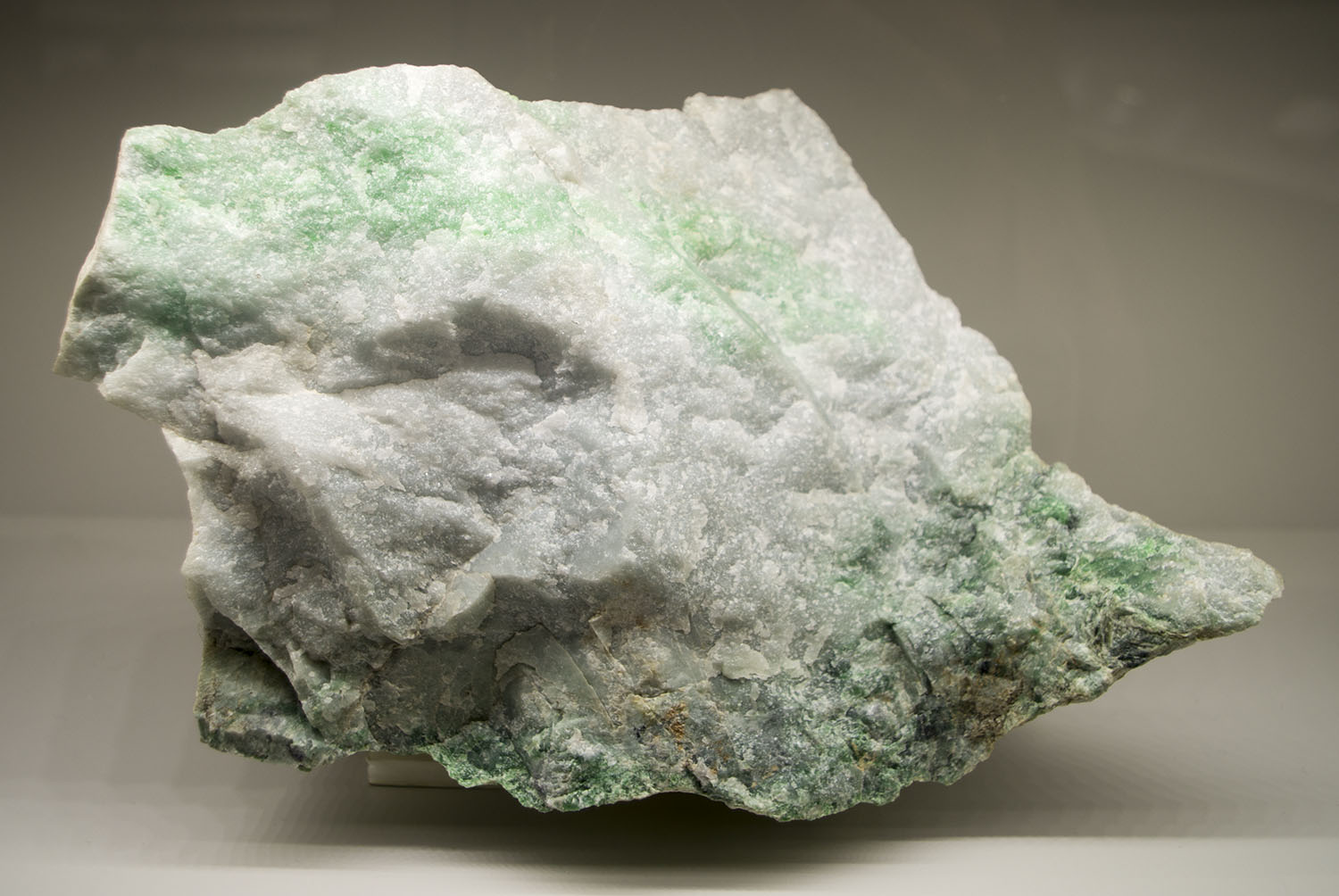 ヒスイ輝石 jadeite - 岩石鉱物詳解図鑑planetscope